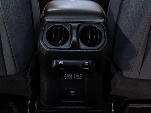 Used 2024 Jeep Wrangler Unlimited Sahara w/ Technology Group AWD/4WD image 22
