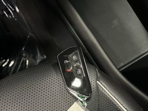 Used 2024 Volkswagen Atlas SEL Premium R-Line image 27