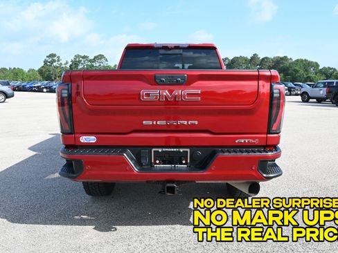 Used 2024 GMC Sierra 2500 AT4 w/ AT4 Premium Plus Package AWD/4WD image 3