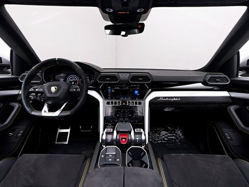 Used 2021 Lamborghini Urus image 57