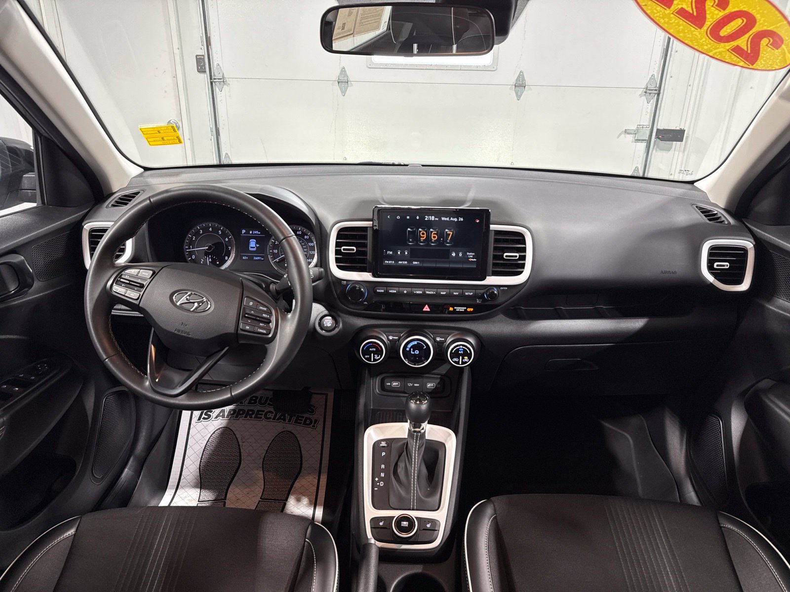 Used 2022 Hyundai Venue Limited FWD image 17