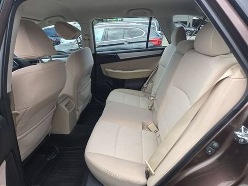 Used 2019 Subaru Outback 2.5i AWD/4WD image 10