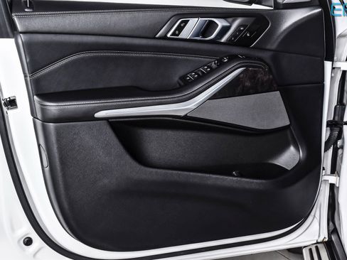 Used 2024 BMW X5 xDrive40i w/ Premium Package image 15