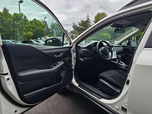 Used 2025 Subaru Outback Premium AWD/4WD image 19