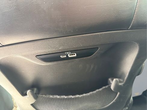 Used 2024 Chrysler Pacifica Limited FWD image 28