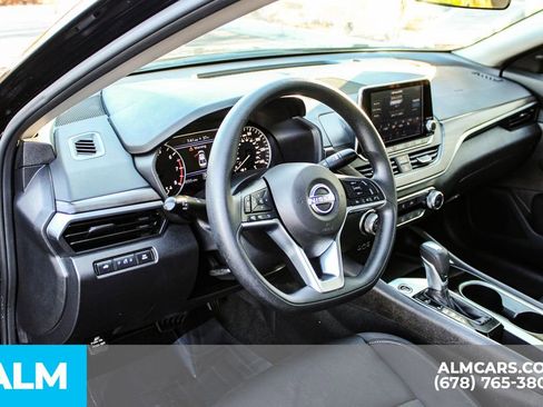 Used 2024 Nissan Altima 2.5 SV image 21