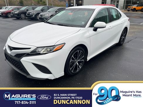 Used 2019 Toyota Camry SE FWD image 1