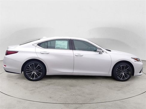 New 2025 Lexus ES 350 w/ Premium Package image 6