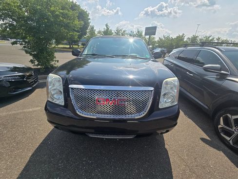 Used 2013 GMC Yukon Denali AWD/4WD image 2