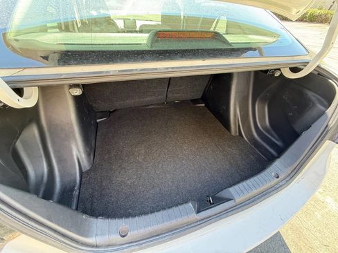 Used 2019 Toyota Yaris LE image 14