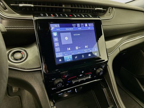 Used 2023 Jeep Grand Cherokee Altitude image 25