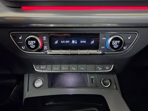 Used 2023 Audi Q5 2.0T Prestige w/ Prestige Package image 29