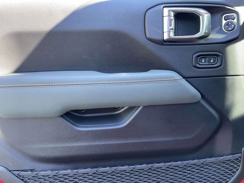 New 2025 Jeep Gladiator Mojave image 27