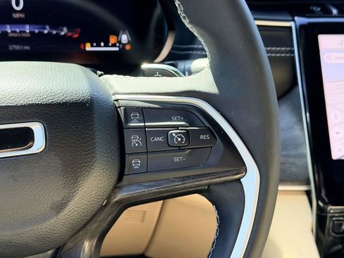 Used 2023 Jeep Grand Cherokee L Limited image 8