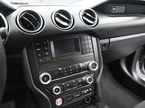 Used 2020 Ford Mustang Coupe RWD image 12