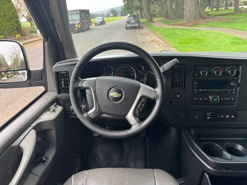 Used 2014 Chevrolet Express 2500 LS RWD image 16