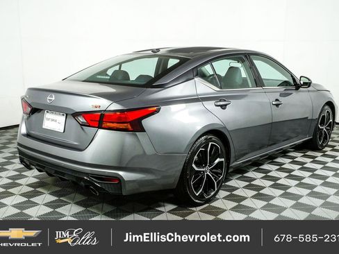 Used 2024 Nissan Altima 2.5 SR FWD image 3