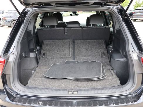Used 2023 Volkswagen Tiguan SE R-Line FWD image 20