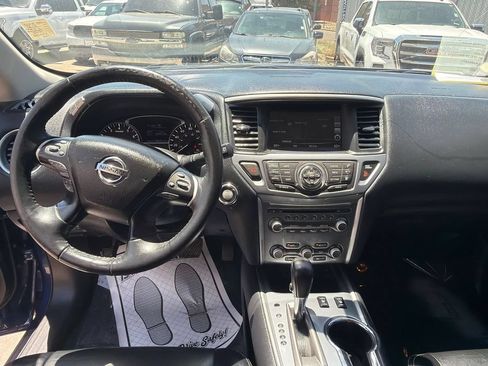 Used 2020 Nissan Pathfinder SL AWD/4WD image 13