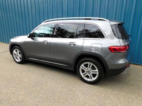 Used 2020 Mercedes-Benz GLB 250 4MATIC image 3