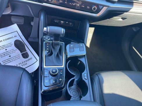 Used 2024 Kia Sportage EX image 22