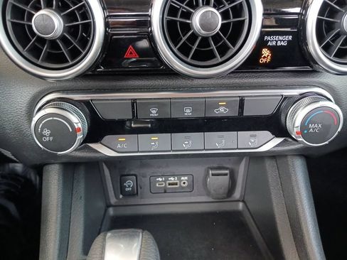 Used 2024 Nissan Sentra SV FWD image 23