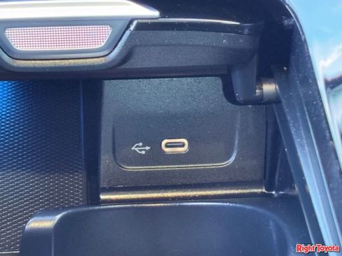 Used 2023 Mercedes-Benz C 300 4MATIC Sedan image 27