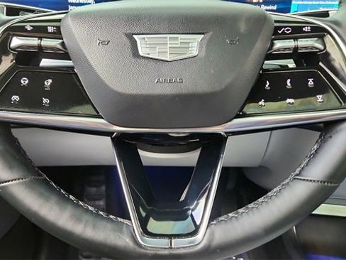 Used 2025 Cadillac Lyriq Luxury image 40