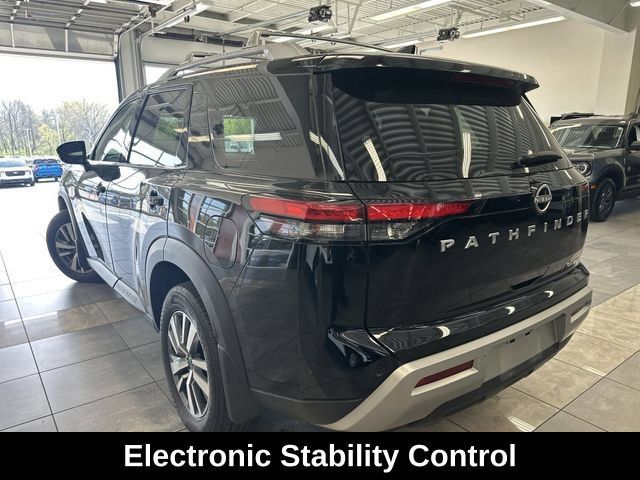 Used 2025 Nissan Pathfinder SL AWD/4WD image 11