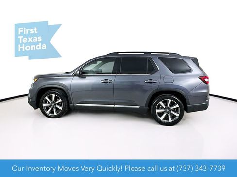 Used 2024 Honda Pilot Touring image 4