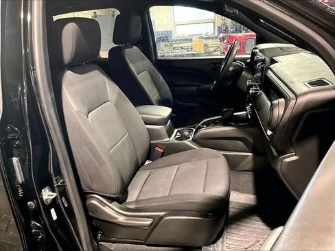 Used 2023 Chevrolet Colorado Trail Boss w/ Technology Package AWD/4WD image 7