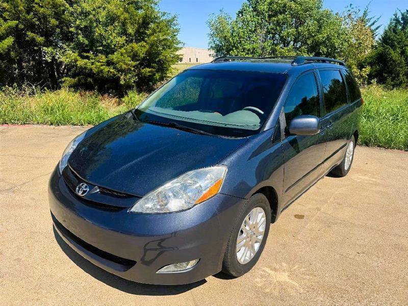 Used 2008 Toyota Sienna XLE FWD image 8