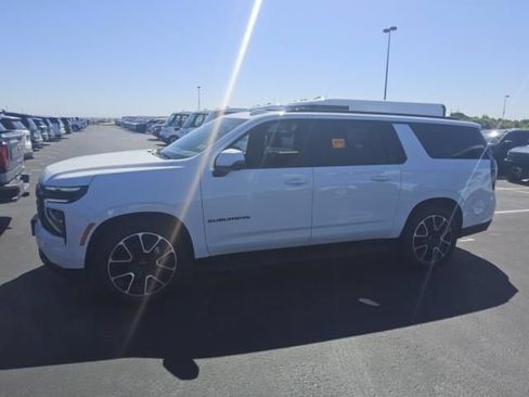 Used 2026 Chevrolet Suburban RST w/ RST Capability Package AWD/4WD image 6