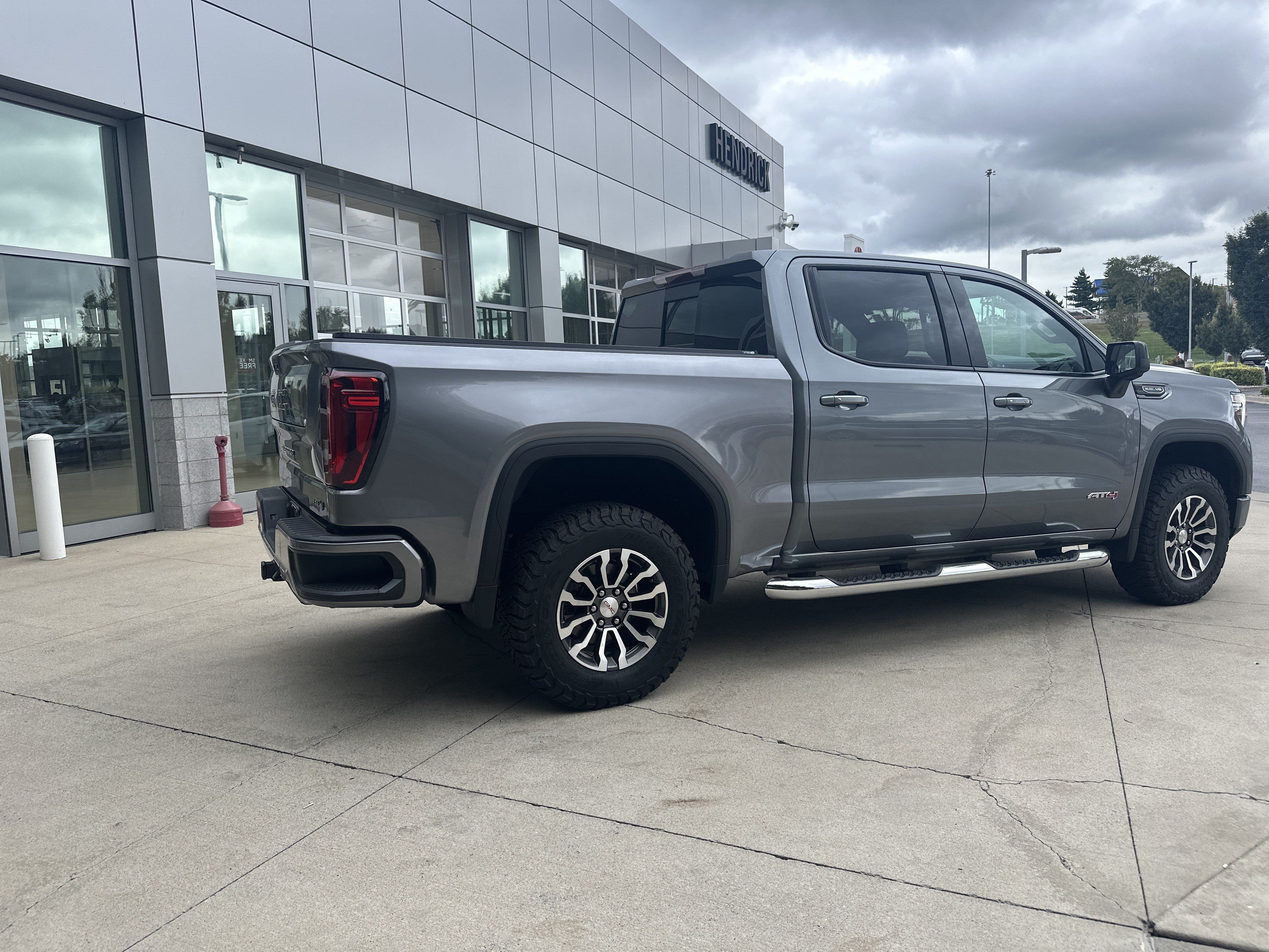 Used 2021 GMC Sierra 1500 AT4 w/ AT4 Preferred Package AWD/4WD image 6