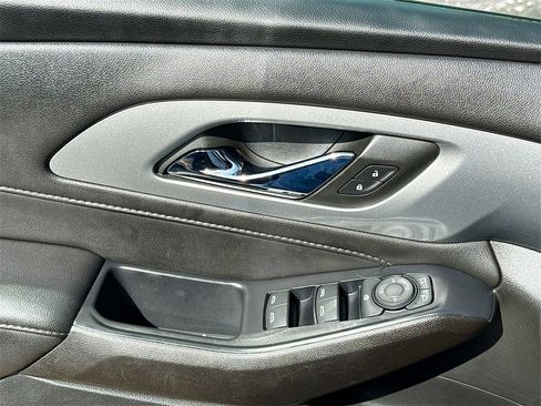 Used 2022 Chevrolet Traverse LT w/ Midnight/Sport Edition image 18