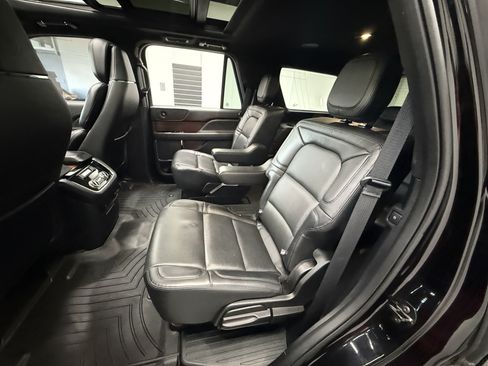 Used 2021 Lincoln Navigator Reserve AWD/4WD image 24