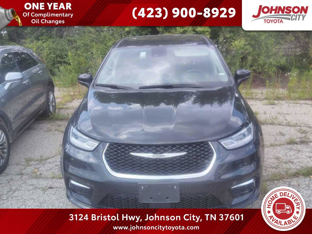 Used 2023 Chrysler Pacifica Touring-L FWD image 1