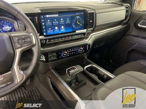 Used 2025 Chevrolet Silverado 1500 LT w/ Z71 Off-Road Package AWD/4WD image 26