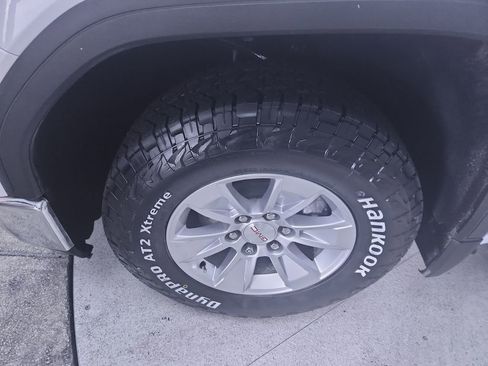 Used 2019 GMC Sierra 1500 SLE w/ SLE Value Package image 10