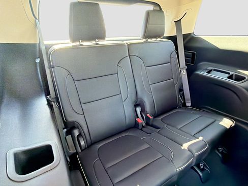Used 2023 GMC Acadia Denali w/ Denali Technology Package FWD image 28
