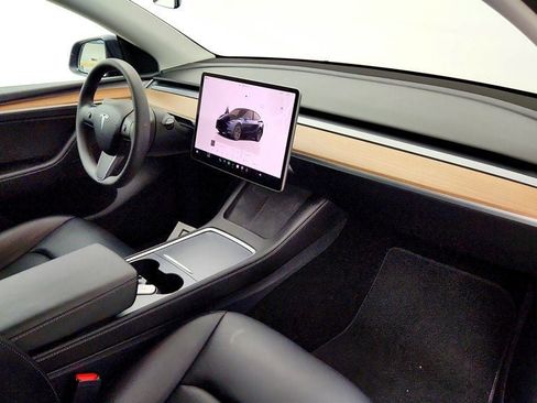 Used 2025 Tesla Model Y Long Range AWD/4WD image 29