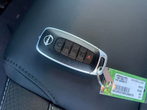 New 2025 Nissan Pathfinder SL w/ Lighting Package (N92) image 29