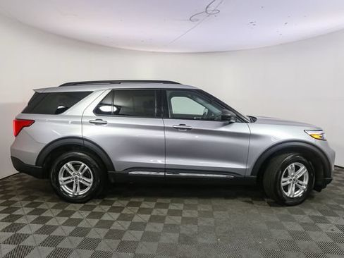 Used 2023 Ford Explorer XLT w/ Equipment Group 202A AWD/4WD image 14