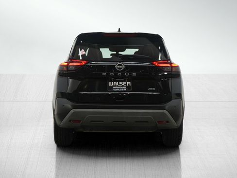 Used 2023 Nissan Rogue S image 4