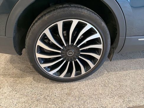 Used 2022 Lincoln Nautilus Black Label w/ Class II Trailer Tow Package image 6