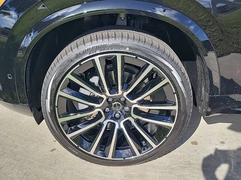 New 2026 Volvo XC90 B6 Plus w/ Protection Package Premier AWD/4WD image 3