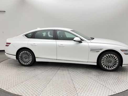 Certified 2024 Genesis G80 AWD/4WD image 9