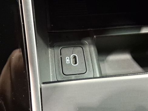 Certified 2026 Land Rover Range Rover Velar S AWD/4WD image 24