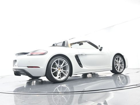 Certified 2017 Porsche 718 Boxster RWD image 58