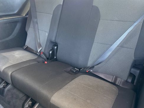 Used 2023 Chevrolet Traverse LT FWD image 24